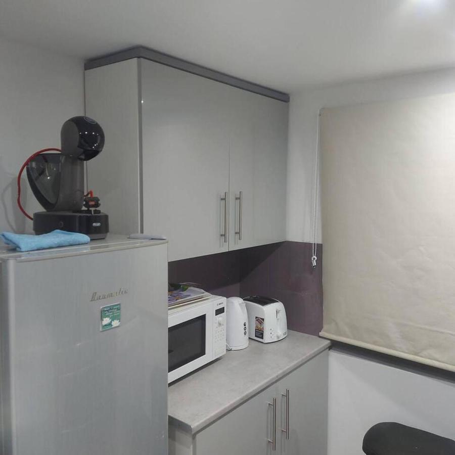 Lovely & Beautiful 2 Bed-Apartment In Borehamwood Exterior foto