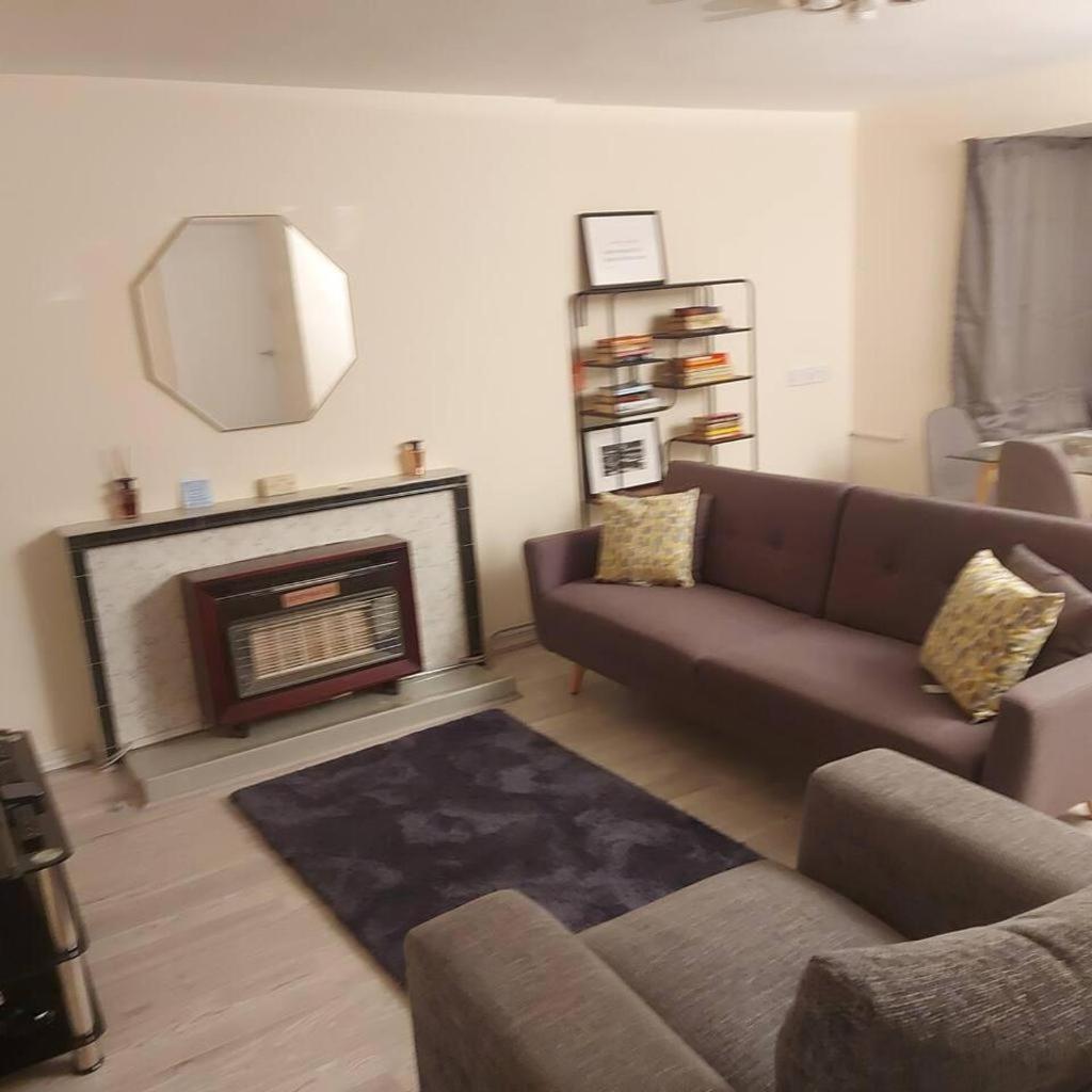 Lovely & Beautiful 2 Bed-Apartment In Borehamwood Exterior foto
