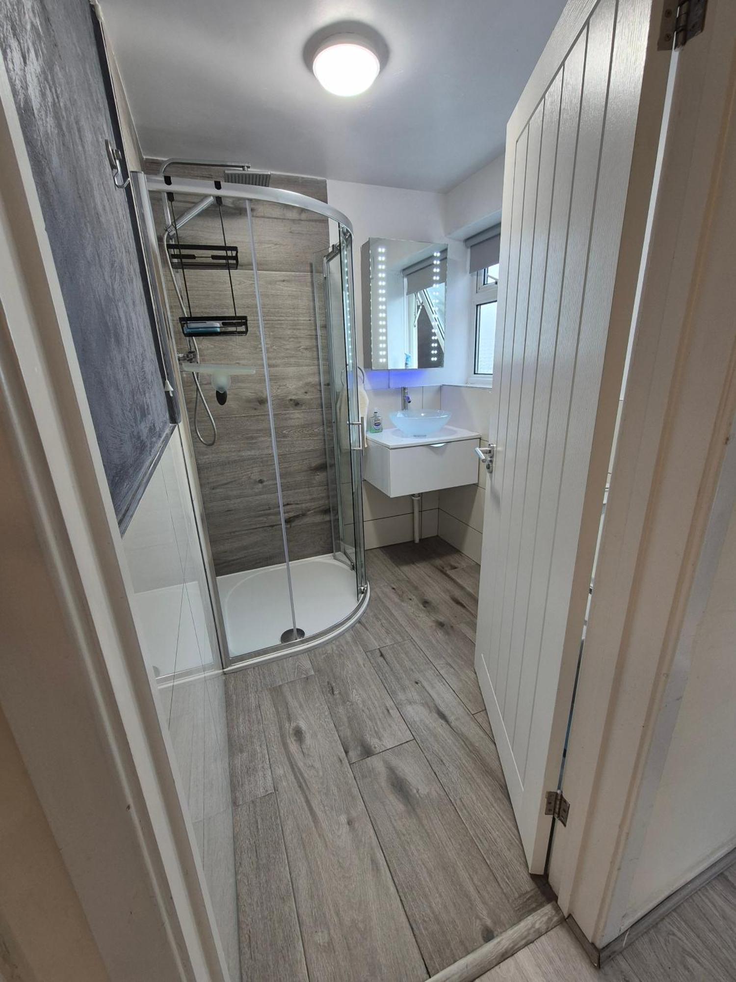 Lovely & Beautiful 2 Bed-Apartment In Borehamwood Exterior foto